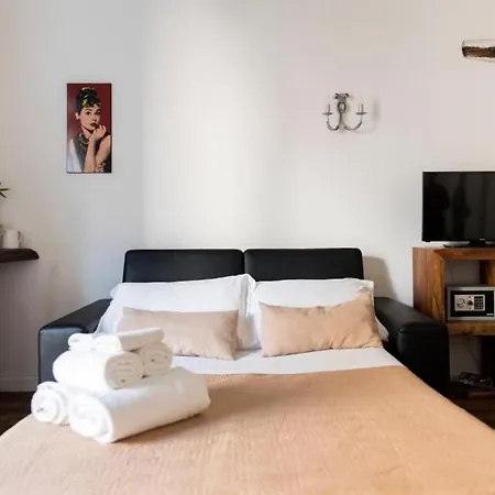 Agora - Armida Гостьовий будинок 3*